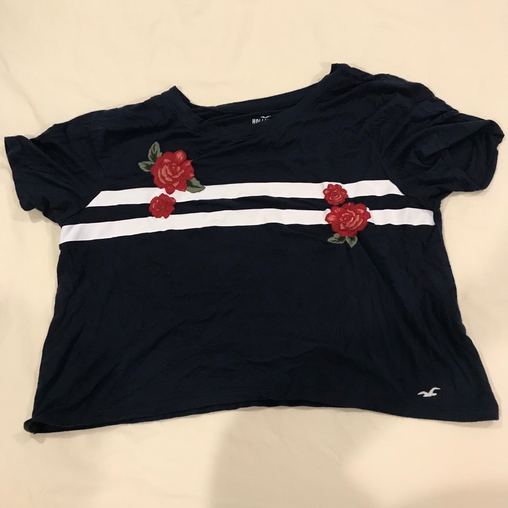 Cropped hollister shirt